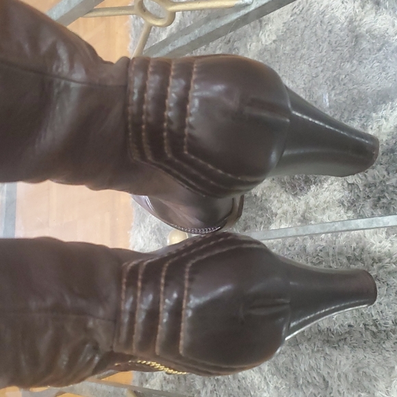 Chloé Leather Stud Accent Boot - Picture 6 of 7